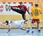 04.10.2016, Krems, Handball, Handball Liga Austria, HLA, GD, UHK Krems, HC Hard,<br>SURAC Domagoj, MUSEL Gregory, MITKOV Vlatko<br><br><br>Copyright / www. sportfotos. at<br>Missongasse 21<br>A - 3500 Krems<br>zierlinger@sportfotos.at<br>www.sportfotos.at<br>Kremser Bank <br>BIC SPKDAT21XXX<br>IBAN AT392022800704000918