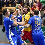 25.11.2016, Krems, Handball, Handball Liga Austria, HLA, GD, UHK Krems, HC Linz,<br>VUCKOVIC Gojko, FEICHTINGER Sebastian, BAJGORIC Alen<br><br><br><br>Copyright / www. sportfotos. at<br>Missongasse 21<br>A - 3500 Krems<br>zierlinger@sportfotos.at<br>www.sportfotos.at<br>Kremser Bank <br>BIC SPKDAT21XXX<br>IBAN AT392022800704000918