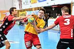 15.10.2016, Krems, Handball, Handball Liga Austria, HLA, GD, UHK Krems,  HT Schwaz,<br>HARBUZ Hleb, TOMANN Aron, KANDOLF Thomas<br><br><br>Copyright / www. sportfotos. at<br>Missongasse 21<br>A - 3500 Krems<br>zierlinger@sportfotos.at<br>www.sportfotos.at<br>Kremser Bank <br>BIC SPKDAT21XXX<br>IBAN AT392022800704000918