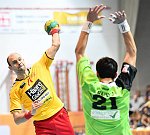 16.12.2016, Krems, Handball, Handball Liga Austria, HLA, GD, UHK Krems, SG Westwien<br>MITKOV Vlatko, HAJDU Gabor<br><br><br>Copyright / www. sportfotos. at<br>Missongasse 21<br>A - 3500 Krems<br>zierlinger@sportfotos.at<br>www.sportfotos.at<br>Kremser Bank <br>BIC SPKDAT21XXX<br>IBAN AT392022800704000918<br>