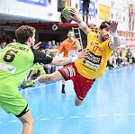 16.12.2016, Krems, Handball, Handball Liga Austria, HLA, GD, UHK Krems, SG Westwien<br>PRATSCHNER Simon, SCHOPF Tobias<br><br><br>Copyright / www. sportfotos. at<br>Missongasse 21<br>A - 3500 Krems<br>zierlinger@sportfotos.at<br>www.sportfotos.at<br>Kremser Bank <br>BIC SPKDAT21XXX<br>IBAN AT392022800704000918<br>