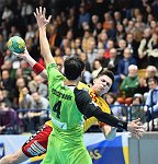 16.12.2016, Krems, Handball, Handball Liga Austria, HLA, GD, UHK Krems, SG Westwien<br>FEUCHTMANN Erwin, TOMANN Aron<br><br><br>Copyright / www. sportfotos. at<br>Missongasse 21<br>A - 3500 Krems<br>zierlinger@sportfotos.at<br>www.sportfotos.at<br>Kremser Bank <br>BIC SPKDAT21XXX<br>IBAN AT392022800704000918<br>