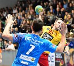 07.12.2016, Krems, Handball, Handball Liga Austria, HLA, GD, UHK Krems, Union Leoben,<br>SENTA Ivan, SIMEK Marko<br><br><br>Copyright / www. sportfotos. at<br>Missongasse 21<br>A - 3500 Krems<br>zierlinger@sportfotos.at<br>www.sportfotos.at<br>Kremser Bank <br>BIC SPKDAT21XXX<br>IBAN AT392022800704000918<br>