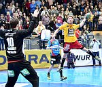 07.12.2016, Krems, Handball, Handball Liga Austria, HLA, GD, UHK Krems, Union Leoben,<br>MARINOVIC Luka, KUHN Thomas, VISY Norbert<br>Siegestor<br><br><br>Copyright / www. sportfotos. at<br>Missongasse 21<br>A - 3500 Krems<br>zierlinger@sportfotos.at<br>www.sportfotos.at<br>Kremser Bank <br>BIC SPKDAT21XXX<br>IBAN AT392022800704000918<br>
