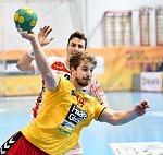 07.04.2017, Krems, Handball, Handball Liga Austria, HLA, OPO, UHK Krems, HC Hard,<br>HERBURGER Lukas, POSCH Fabian<br><br><br><br>Copyright DIENER / Zierlinger Karl<br>Marktgasse 3-7 / 4 / 5 / 21<br>A-1090 Wien<br>Telefax +43 1 955 32 35<br>Mobil +43 676 629 98 51<br>BA-CA<br>Bank Nr. 12000<br>Account Nr. 00712 223 783<br>e-mail: agentur@diener.at<br>Datenbank: www.diener.at