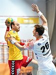 07.04.2017, Krems, Handball, Handball Liga Austria, HLA, OPO, UHK Krems, HC Hard,<br>MITKOV Vlatko, HERBURGER Lukas<br><br><br><br>Copyright DIENER / Zierlinger Karl<br>Marktgasse 3-7 / 4 / 5 / 21<br>A-1090 Wien<br>Telefax +43 1 955 32 35<br>Mobil +43 676 629 98 51<br>BA-CA<br>Bank Nr. 12000<br>Account Nr. 00712 223 783<br>e-mail: agentur@diener.at<br>Datenbank: www.diener.at