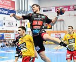 05.05.2018, Krems, Handball, Handball Liga Austria, HLA, 3.VF, UHK Krems,  HT Schwaz,<br>TOMANN Aron, KANDOLF Thomas<br><br><br>Copyright / www. sportfotos. at<br>Missongasse 21<br>A - 3500 Krems<br>zierlinger@sportfotos.at<br>www.sportfotos.at<br>Kremser Bank <br>BIC SPKDAT21XXX<br>IBAN AT392022800704000918