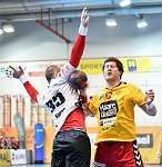 02.03.2018, Krems, Handball, Handball Liga Austria, HLA, BR, UHK Krems, HC Hard,<br>SURAC Domagoj, WALZER Guenther<br><br><br>Copyright / www. sportfotos. at<br>Missongasse 21<br>A - 3500 Krems<br>zierlinger@sportfotos.at<br>www.sportfotos.at<br>Kremser Bank <br>BIC SPKDAT21XXX<br>IBAN AT392022800704000918