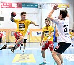 02.03.2018, Krems, Handball, Handball Liga Austria, HLA, BR, UHK Krems, HC Hard,<br>JOCHMANN Jakob, VISY Norbert, HORVAT Ivan<br><br><br>Copyright / www. sportfotos. at<br>Missongasse 21<br>A - 3500 Krems<br>zierlinger@sportfotos.at<br>www.sportfotos.at<br>Kremser Bank <br>BIC SPKDAT21XXX<br>IBAN AT392022800704000918