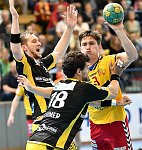 29.09.2017, Krems, Handball, Handball Liga Austria, HLA, GD, UHK Krems, Bregenz,<br>BARBARSKAS Povilas, BAMMER Dominik, JOCHMANN Jakob<br><br><br>Copyright / www. sportfotos. at<br>Missongasse 21<br>A - 3500 Krems<br>zierlinger@sportfotos.at<br>www.sportfotos.at<br>Kremser Bank <br>BIC SPKDAT21XXX<br>IBAN AT392022800704000918<br>