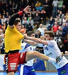 03.11.2017, Krems, Handball, Handball Liga Austria, HLA, GD, UHK Krems, HC Bruck,<br>TOMANN Aron, MAHMUTAJ Berat<br><br><br>Copyright / www. sportfotos. at<br>Missongasse 21<br>A - 3500 Krems<br>zierlinger@sportfotos.at<br>www.sportfotos.at<br>Kremser Bank <br>BIC SPKDAT21XXX<br>IBAN AT392022800704000918
