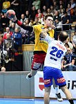03.11.2017, Krems, Handball, Handball Liga Austria, HLA, GD, UHK Krems, HC Bruck,<br>TOMANN Aron, BREG Martin<br><br><br>Copyright / www. sportfotos. at<br>Missongasse 21<br>A - 3500 Krems<br>zierlinger@sportfotos.at<br>www.sportfotos.at<br>Kremser Bank <br>BIC SPKDAT21XXX<br>IBAN AT392022800704000918