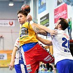 03.11.2017, Krems, Handball, Handball Liga Austria, HLA, GD, UHK Krems, HC Bruck,<br>JOCJMANN Jakob, BREG Martin<br><br><br>Copyright / www. sportfotos. at<br>Missongasse 21<br>A - 3500 Krems<br>zierlinger@sportfotos.at<br>www.sportfotos.at<br>Kremser Bank <br>BIC SPKDAT21XXX<br>IBAN AT392022800704000918