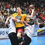 21.10.2017, Krems, Handball, Handball Liga Austria, HLA, GD, UHK Krems, HC Hard,<br>DICKER Daniel, PROKOP Gunnar, HERBURGER Lukas<br><br><br>Copyright / www. sportfotos. at<br>Missongasse 21<br>A - 3500 Krems<br>zierlinger@sportfotos.at<br>www.sportfotos.at<br>Kremser Bank <br>BIC SPKDAT21XXX<br>IBAN AT392022800704000918
