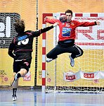 23.09.2017, Krems, Handball, Handball Liga Austria, HLA, GD, UHK Krems,  HT Schwaz,<br>JEPSEN HELT Matias, DEIFL Florian<br><br><br>Copyright / www. sportfotos. at<br>Missongasse 21<br>A - 3500 Krems<br>zierlinger@sportfotos.at<br>www.sportfotos.at<br>Kremser Bank <br>BIC SPKDAT21XXX<br>IBAN AT392022800704000918