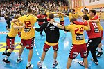 23.09.2017, Krems, Handball, Handball Liga Austria, HLA, GD, UHK Krems,  HT Schwaz,<br>Jubelreigen Krems<br><br><br>Copyright / www. sportfotos. at<br>Missongasse 21<br>A - 3500 Krems<br>zierlinger@sportfotos.at<br>www.sportfotos.at<br>Kremser Bank <br>BIC SPKDAT21XXX<br>IBAN AT392022800704000918