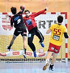 23.09.2017, Krems, Handball, Handball Liga Austria, HLA, GD, UHK Krems,  HT Schwaz,<br>WANITSCHEK Alexander, MUSEL Gregory, TOMANN Aron<br><br><br>Copyright / www. sportfotos. at<br>Missongasse 21<br>A - 3500 Krems<br>zierlinger@sportfotos.at<br>www.sportfotos.at<br>Kremser Bank <br>BIC SPKDAT21XXX<br>IBAN AT392022800704000918