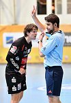 23.09.2017, Krems, Handball, Handball Liga Austria, HLA, GD, UHK Krems,  HT Schwaz,<br>JEPSEN HELT Matias, HOFER Florian (Schiedsrichter)<br><br><br>Copyright / www. sportfotos. at<br>Missongasse 21<br>A - 3500 Krems<br>zierlinger@sportfotos.at<br>www.sportfotos.at<br>Kremser Bank <br>BIC SPKDAT21XXX<br>IBAN AT392022800704000918
