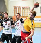 07.12.2017, Krems, Handball, Handball Liga Austria, HLA, GD, UHK Krems, SC Ferlach,<br>KROBATH Leander, VODISEK Boris, POSCH Fabian<br><br><br>Copyright / www. sportfotos.at<br>Missongasse 21<br>A - 3500 Krems<br>zierlinger@sportfotos.at<br>www.sportfotos.at<br>Kremser Bank <br>BIC SPKDAT21XXX<br>IBAN AT392022800704000918<br>