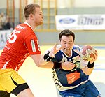 12.05.2012, Krems, Handball, Handball Liga Austria, <br>HLA, Halbfinalserie, Spiel 3, UHK Krems, HITTirol,<br>VIZVARY Kristof, KAINMUELLER Klemens<br><br><br><br>Copyright DIENER / Zierlinger Karl<br>Marktgasse 3-7 / 4 / 5 / 21<br>A-1090 Wien<br>Telefax +43 1 955 32 35<br>Mobil +43 676 629 98 51<br>BA-CA<br>Bank Nr. 12000<br>Account Nr. 00712 223 783<br>e-mail: agentur@diener.at<br>Datenbank: www.diener.at