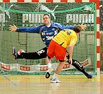 21.04.2012, Krems, Handball, Handball Liga Austria, <br>HLA, MPO, UHK Krems, Bregenz,<br>ALEKSIC Goran, VISY Norbert<br><br><br>Copyright DIENER / Zierlinger Karl<br>Marktgasse 3-7 / 4 / 5 / 21<br>A-1090 Wien<br>Telefax +43 1 955 32 35<br>Mobil +43 676 629 98 51<br>BA-CA<br>Bank Nr. 12000<br>Account Nr. 00712 223 783<br>e-mail: agentur@diener.at<br>Datenbank: www.diener.at