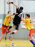 21.04.2012, Krems, Handball, Handball Liga Austria, <br>HLA, MPO, UHK Krems, Bregenz,<br>VIZVARY Kristof, MAYER Lucas, CHALUPA Georg<br><br><br>Copyright DIENER / Zierlinger Karl<br>Marktgasse 3-7 / 4 / 5 / 21<br>A-1090 Wien<br>Telefax +43 1 955 32 35<br>Mobil +43 676 629 98 51<br>BA-CA<br>Bank Nr. 12000<br>Account Nr. 00712 223 783<br>e-mail: agentur@diener.at<br>Datenbank: www.diener.at
