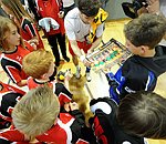 21.04.2012, Krems, Handball, Handball Liga Austria, <br>HLA, MPO, UHK Krems, Bregenz,<br>Autogrammjaeger, SCHOPF Tobias<br><br><br>Copyright DIENER / Zierlinger Karl<br>Marktgasse 3-7 / 4 / 5 / 21<br>A-1090 Wien<br>Telefax +43 1 955 32 35<br>Mobil +43 676 629 98 51<br>BA-CA<br>Bank Nr. 12000<br>Account Nr. 00712 223 783<br>e-mail: agentur@diener.at<br>Datenbank: www.diener.at