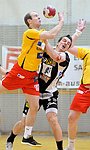 10.03.2012, Krems, Handball, Handball Liga Austria, HLA, MPO, UHK Krems - Fivers WAT Margareten,<br>SCHMOELZ Johann, KOLAR Markus<br><br>Copyright DIENER / Zierlinger Karl<br>Marktgasse 3-7 / 4 / 5 / 21<br>A-1090 Wien<br>Telefax +43 1 955 32 35<br>Mobil +43 676 629 98 51<br>BA-CA<br>Bank Nr. 12000<br>Account Nr. 00712 223 783<br>e-mail: agentur@diener.at<br>Datenbank: www.diener.at