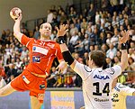 22.03.2012, Krems, Handball, Handball Liga Austria, HLA, MPO, UHK Krems, HC Hard,<br>SCHMOELZ Johann, GLUAKS Janis<br><br><br>Copyright DIENER / Zierlinger Karl<br>Marktgasse 3-7 / 4 / 5 / 21<br>A-1090 Wien<br>Telefax +43 1 955 32 35<br>Mobil +43 676 629 98 51<br>BA-CA<br>Bank Nr. 12000<br>Account Nr. 00712 223 783<br>e-mail: agentur@diener.at<br>Datenbank: www.diener.at