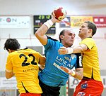 25.02.2012, Krems, Handball, Handball Liga Austria, HLA, MPO, UHK Krems - HC Linz,<br>CHALUPA Georg, LOVRINOVIC Ilija, VIZVARI Kristof<br><br>Copyright DIENER / Zierlinger Karl<br>Marktgasse 3-7 / 4 / 5 / 21<br>A-1090 Wien<br>Telefax +43 1 955 32 35<br>Mobil +43 676 629 98 51<br>BA-CA<br>Bank Nr. 12000<br>Account Nr. 00712 223 783<br>e-mail: agentur@diener.at<br>Datenbank: www.diener.at