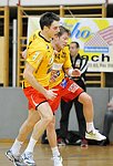 11.02.2012, Krems, Handball, Handball Liga Austria, <br>HLA, MPO, UHK Krems - HIT Tirol,<br>BELAS Ivica, VISY Norbert<br><br><br>Copyright DIENER / Zierlinger Karl<br>Marktgasse 3-7 / 4 / 5 / 21<br>A-1090 Wien<br>Telefax +43 1 955 32 35<br>Mobil +43 676 629 98 51<br>BA-CA<br>Bank Nr. 12000<br>Account Nr. 00712 223 783<br>e-mail: agentur@diener.at<br>Datenbank: www.diener.at