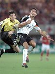 18.08.2004<br>�sterreich - Deutschland/1:3 (1:1)<br>MANDL Thomas (�sterreich)<br>KURANYI Kevin (Deutschland)<br>Mandls Attacke kann das 3:1 durch Kuranyi nicht verhindern<br>64. Minute