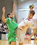 20.12.2011, Krems, Handball, Laenderspiel, Nationalteam, Testspiel, Oesterreich, Algerien<br>DAOUD Hichem, POSCH Florian<br><br><br>Copyright DIENER / Zierlinger Karl<br>Marktgasse 3-7 / 4 / 5 / 21<br>A-1090 Wien<br>Telefax +43 1 955 32 35<br>Mobil +43 676 629 98 51<br>BA-CA<br>Bank Nr. 12000<br>Account Nr. 00712 223 783<br>e-mail: agentur@diener.at<br>Datenbank: www.diener.at