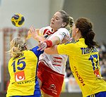 22.03.2012, Krems, Handball, Laenderspiel, Nationalteam,  Oesterreich - Schweden, Europameisterschaftsqualifikation, Damen, European Championships, Qualification ,Women, <br>Austria - Sweden,<br>AHLM Johanna, SCHEFFKNECHT Beate, TORSTENSON Linnea<br><br>Copyright DIENER / Zierlinger Karl<br>Marktgasse 3-7 / 4 / 5 / 21<br>A-1090 Wien<br>Telefax +43 1 955 32 35<br>Mobil +43 676 629 98 51<br>BA-CA<br>Bank Nr. 12000<br>Account Nr. 00712 223 783<br>e-mail: agentur@diener.at<br>Datenbank: www.diener.at