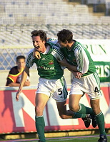 10.08.2000<br>Rapid - KS Teuta<br>SCH�TTEL Peter, SCHIESSWALD G�nter<br>freuen sich �ber das 2:0<br>78. Minute
