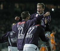 03.11.2002<br>Austria - Sturm/4:0 (1:0)<br>HELSTAD Thorstein, KVISVIK Raymond, JANOCKO Vladimir freuen sich �ber das 2:0