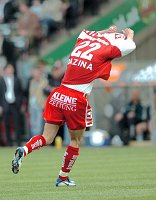 03.04.2004<br>Rapid - GAK 0:4(0:1)<br>BAZINA Mario bei seinem Jubellauf nach dem 1:0<br>15. Minute
