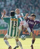 02.05.2004<br>Rapid - Austria 1:2(0:2)<br>ADAMSKI Marcin (Rapid)<br>GILEWICZ Radoslaw (Austria)<br>18. Minute