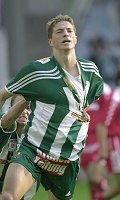 14.09.2003<br>Rapid - GAK/2:1 (0:1)<br>VICO Jovica jubelt �ber sein Tor zum 1:1<br>HOFMANN Steffen gratuliert als erster<br>49. Minute