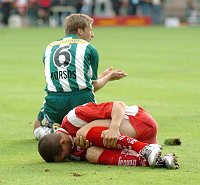 19.09.2004<br>Rapid - GAK/2:1 (1:0)<br>KORSOS Gy�rgy (Rapid) beteuert seine Unschuld und erh�lt trotzdem die gelbrote Karte f�r des Foul an<br>POGATETZ Emanuel<br>68. Minute<br><br>