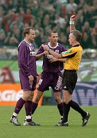 24.10.2004<br>Rapid - Austria/1:1 (0:0)<br>RUSHFELDT Sigurd sieht Rot von Schiri SOWA,  DOSPEL Ernst protestiert<br><br>75. Minute<br>