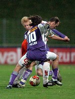 06.11.2004<br>Admira - Salzburg/0:2 (0:0)<br>LEDWON Adam (Admira) zwische<br>VILLAR Ricardo und IBERTSBERGER Andreas (Sbg)<br>26. Minute