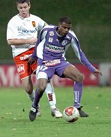 06.11.2004<br>Admira - Salzburg/0:2 (0:0)<br>PERAICA Bosko (Admira)<br>SUAZO Maynor (Salzburg)<br>Hand weg!<br>76. Minute
