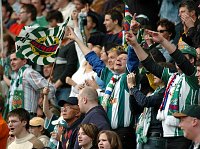 24.04.2005<br>Rapid - Pasching/2:1 (1:1)<br>Freude �ber den Ausgleich zum 1:1 auf der Nordtrib�ne<br>21. Minute