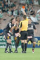 07.08.2004<br>Rapid - Salzburg/0:0<br>FALB Wolfgang (Schiri) zeigt SUAZO Maynor Gelbrot wegen Foulspiel<br>87. Minute