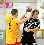 17.09.2011, Krems, Handball, Handball Liga Austria, <br>HLA,, UHK Krems - Bregenz,<br>BELAS Ivica, FRUEHSTUECK Lukas<br><br><br>Copyright DIENER / Karl Zierlinger<br>Marktgasse 3-7 / 4 / 5 / 21<br>A-1090 Wien<br>Telefax +43 1 955 32 35<br>Mobil +43 676 629 98 51<br>BA-CA<br>Bank Nr. 12000<br>Account Nr. 00712 223 783<br>e-mail: agentur@diener.at<br>Datenbank: www.diener.at