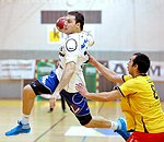 16.12.2011, Krems, Handball, Handball Liga Austria, HLA, UHK Krems, HC Hard<br>KRSMANCIC Marko, BOZSO Andras<br><br><br>Copyright DIENER / Zierlinger Karl<br>Marktgasse 3-7 / 4 / 5 / 21<br>A-1090 Wien<br>Telefax +43 1 955 32 35<br>Mobil +43 676 629 98 51<br>BA-CA<br>Bank Nr. 12000<br>Account Nr. 00712 223 783<br>e-mail: agentur@diener.at<br>Datenbank: www.diener.at