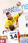 16.12.2011, Krems, Handball, Handball Liga Austria, HLA, UHK Krems, HC Hard<br>LAZAREVIC Uros, GLUSAKS Janis<br><br><br>Copyright DIENER / Zierlinger Karl<br>Marktgasse 3-7 / 4 / 5 / 21<br>A-1090 Wien<br>Telefax +43 1 955 32 35<br>Mobil +43 676 629 98 51<br>BA-CA<br>Bank Nr. 12000<br>Account Nr. 00712 223 783<br>e-mail: agentur@diener.at<br>Datenbank: www.diener.at
