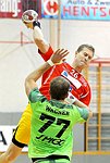 30.12.2011, Krems, Handball, Handball Liga Austria, HLA, UHK Krems, SG Westwien<br>WAGNER Leopold, VIZVARY Kristof<br><br><br>Copyright DIENER / Zierlinger Karl<br>Marktgasse 3-7 / 4 / 5 / 21<br>A-1090 Wien<br>Telefax +43 1 955 32 35<br>Mobil +43 676 629 98 51<br>BA-CA<br>Bank Nr. 12000<br>Account Nr. 00712 223 783<br>e-mail: agentur@diener.at<br>Datenbank: www.diener.at